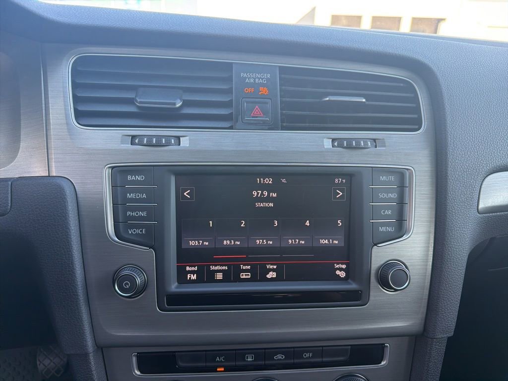 Used 2016 Volkswagen Golf S image 14