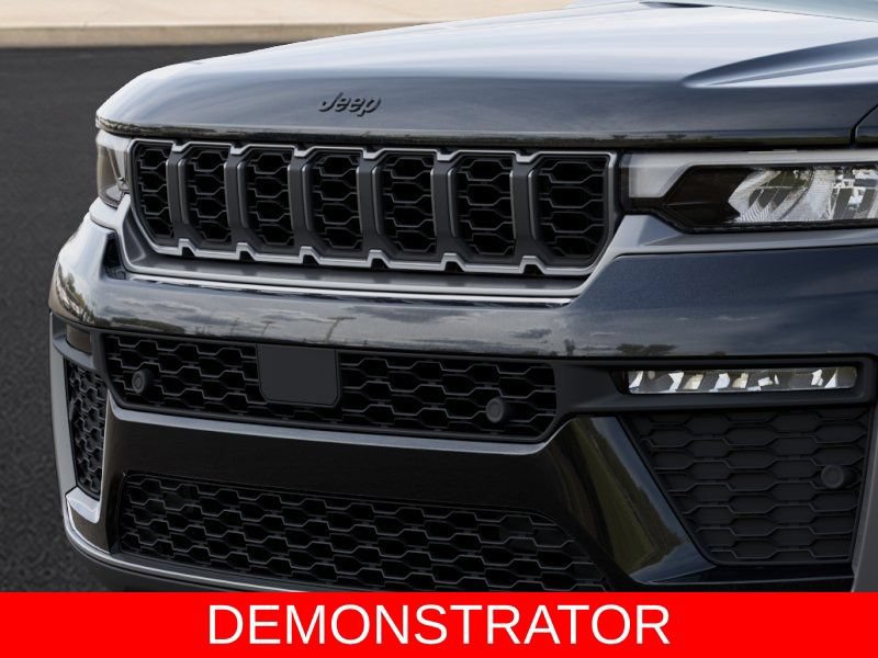 New 2026 Jeep Grand Cherokee Limited AWD/4WD image 11