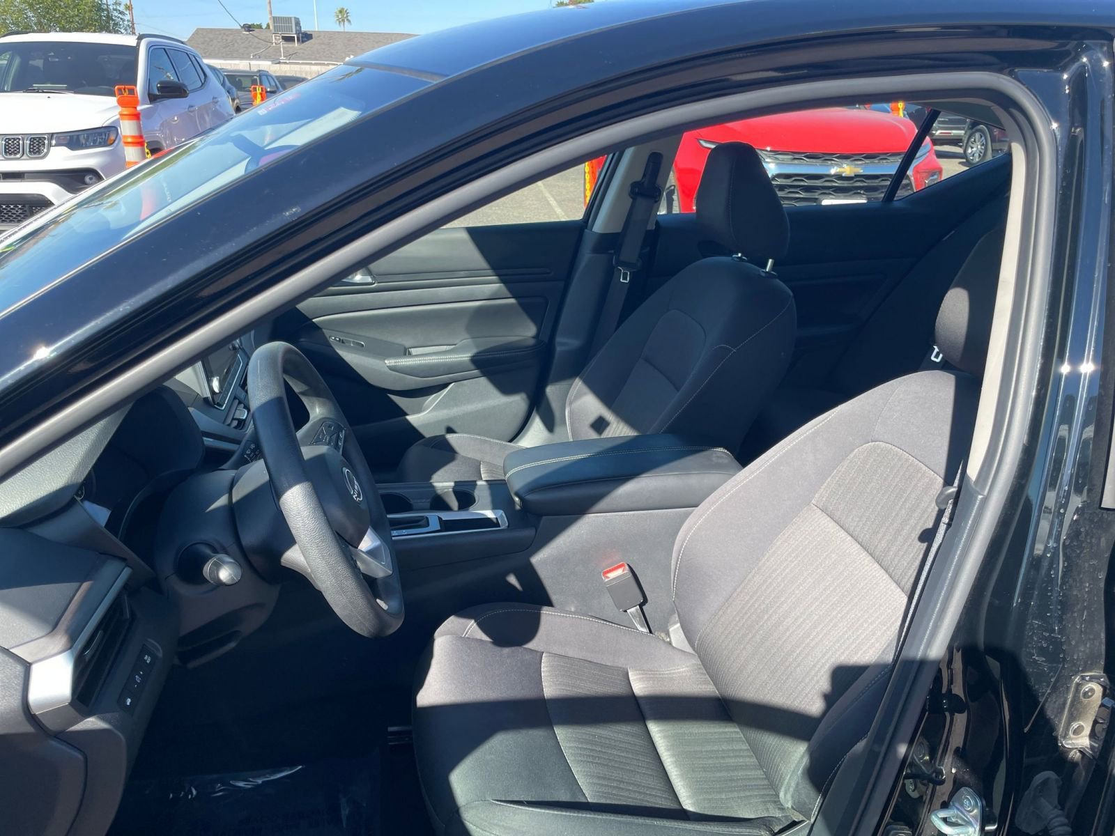 Used 2025 Nissan Altima 2.5 SV image 37