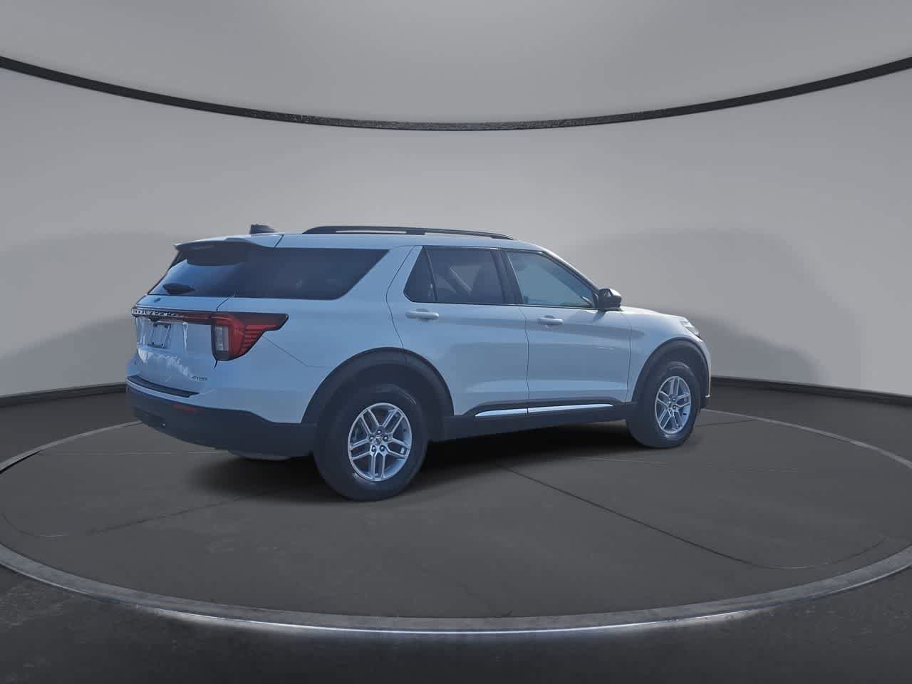 Used 2025 Ford Explorer Active image 8