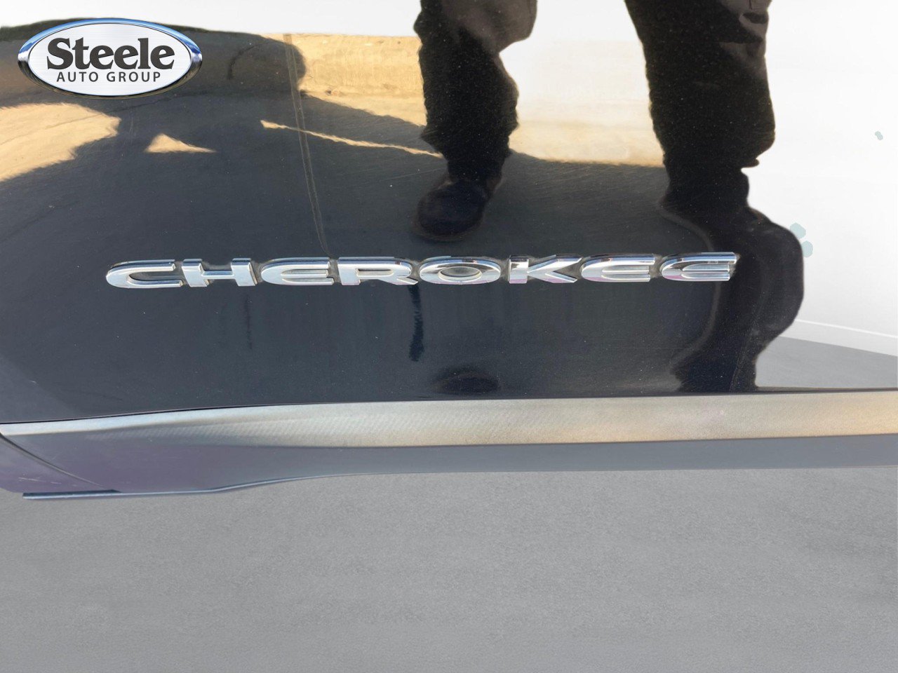 Used 2017 Jeep Cherokee Latitude FWD image 16