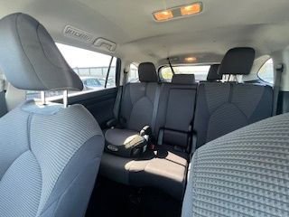 Used 2025 Toyota Highlander LE image 12