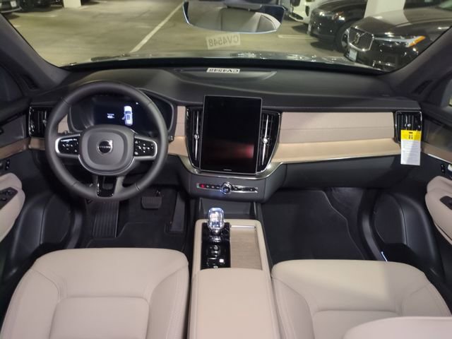 New 2026 Volvo XC90 B6 Plus w/ Protection Package Premier image 26