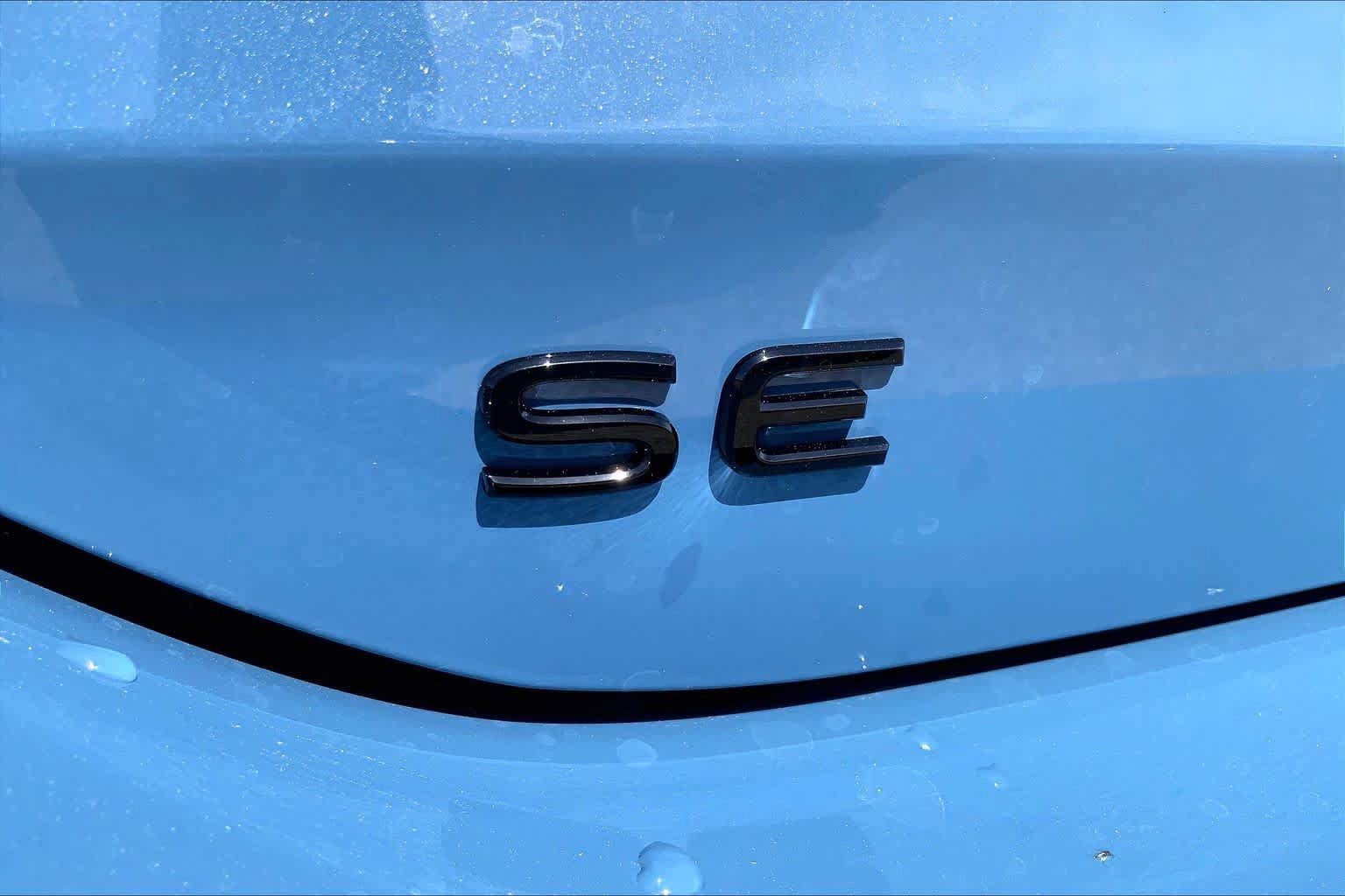 New 2026 Volkswagen Tiguan SE R-Line FWD image 15