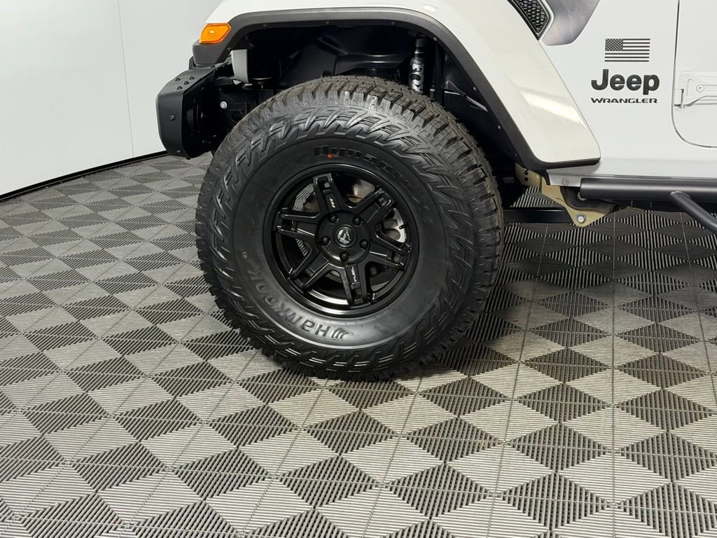Used 2023 Jeep Wrangler Sport image 13