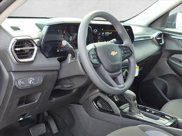 New 2026 Chevrolet TrailBlazer LT w/ Driver Confidence Package FWD image 3
