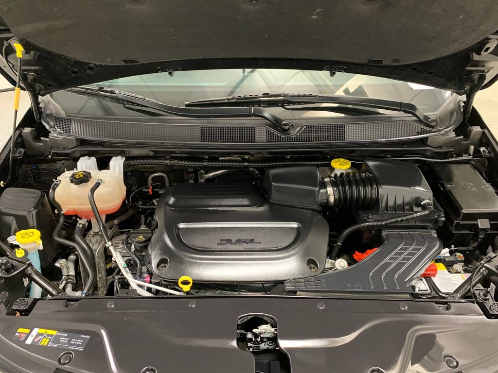 Used 2025 Chrysler Pacifica Select FWD image 16
