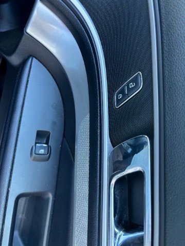 Used 2017 Ford Explorer XLT image 24