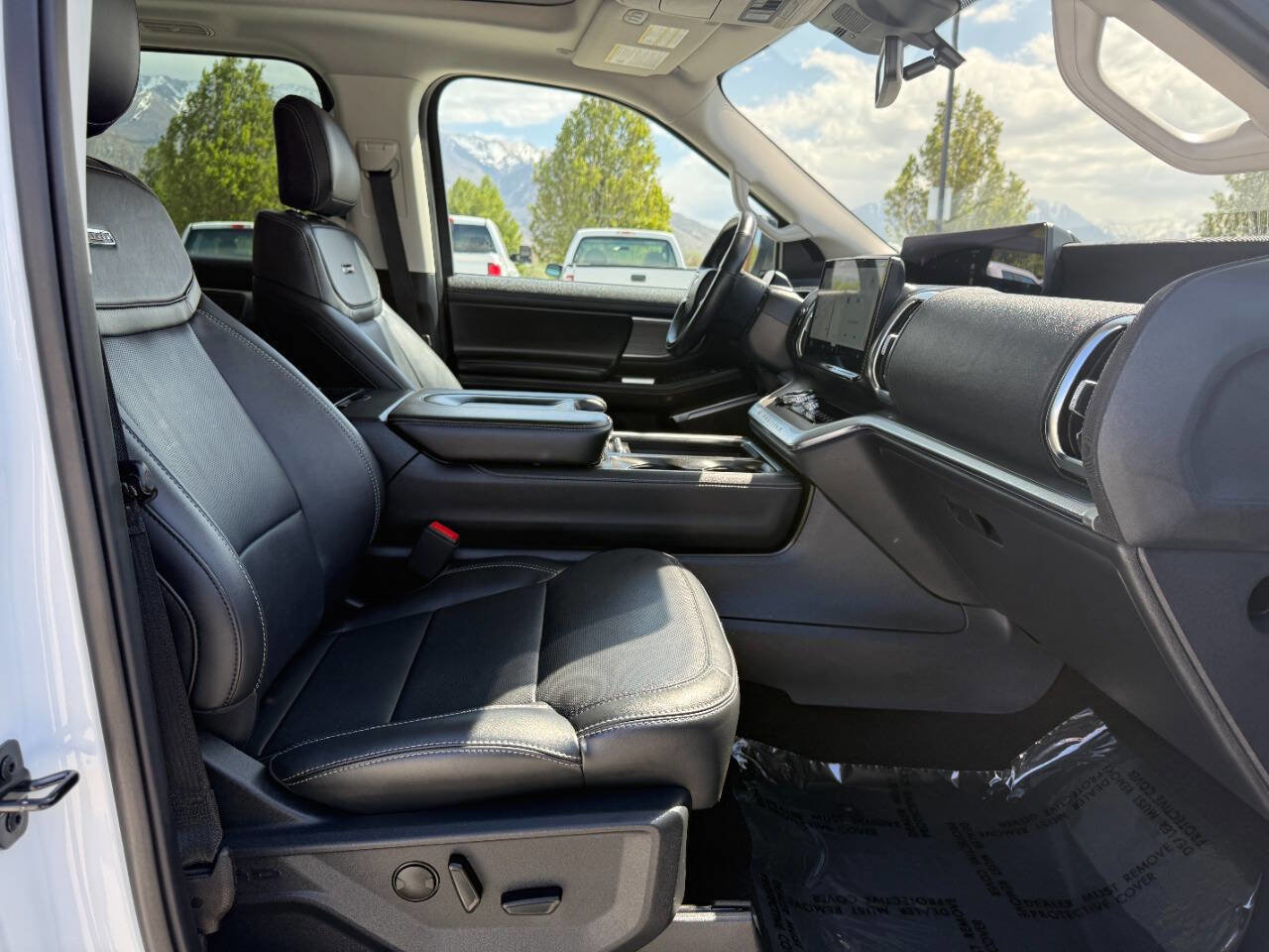Used 2025 Ford Expedition Max Platinum image 28