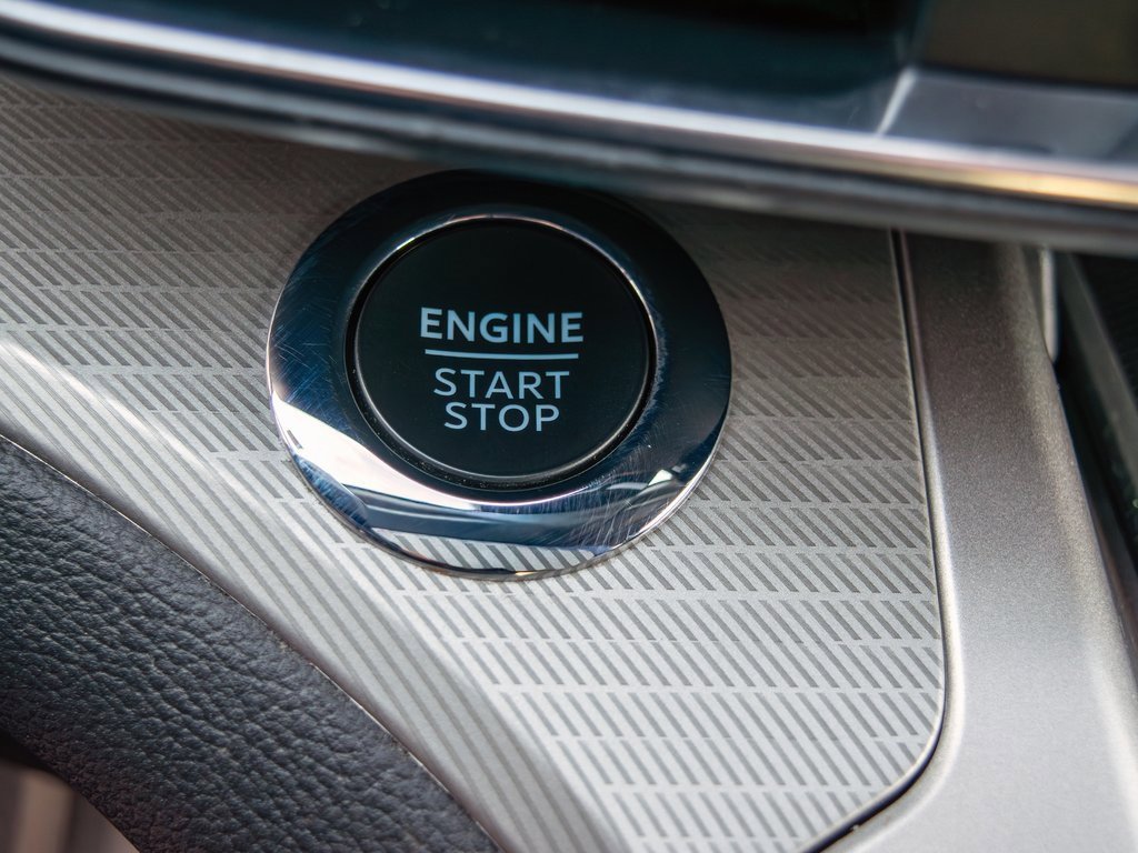 Used 2022 Ford Explorer XLT w/ Equipment Group 202A image 20