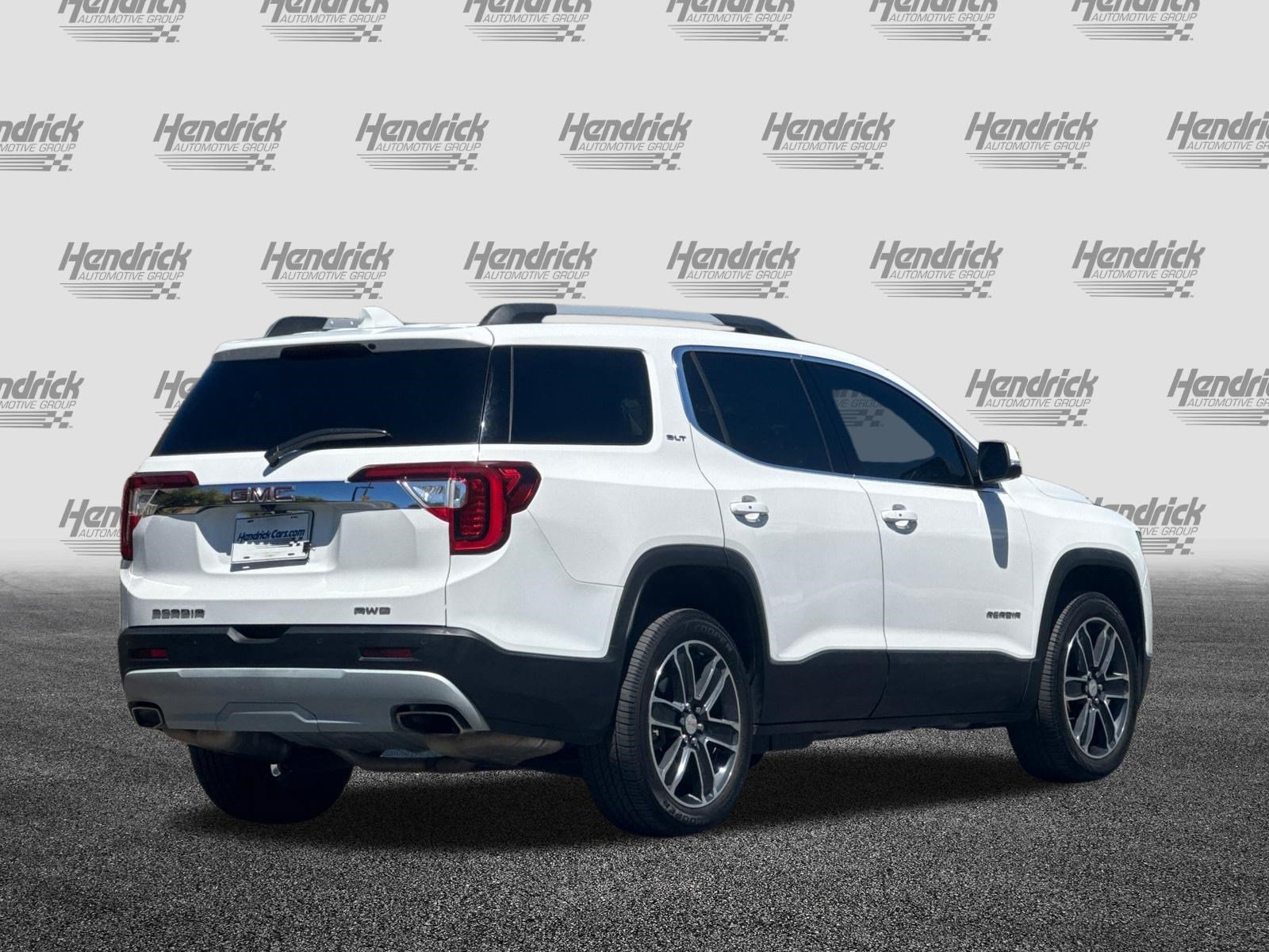 Used 2023 GMC Acadia SLT w/ Technology Package AWD/4WD image 5