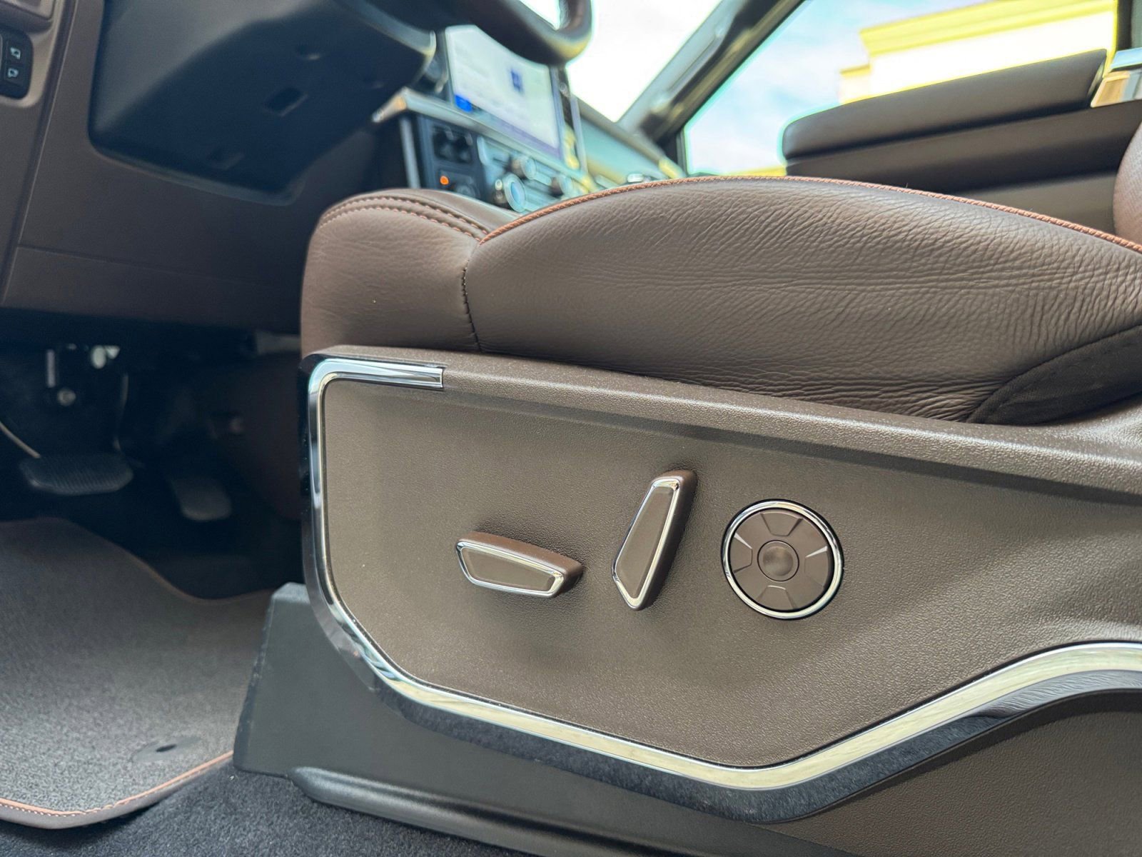 Used 2025 Ford F150 King Ranch w/ FX4 Off-Road Package image 24