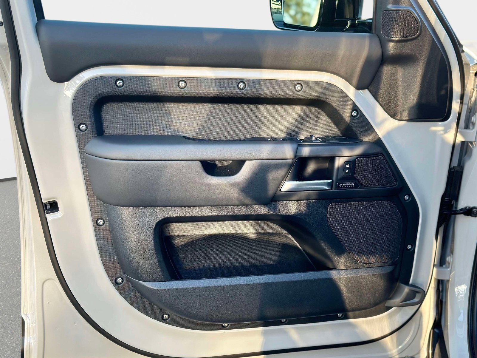 New 2026 Land Rover Defender 110 X-Dynamic SE AWD/4WD image 12