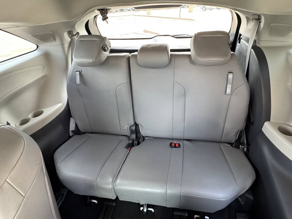 Used 2021 Toyota Sienna XLE w/ XLE Plus Package AWD/4WD image 33