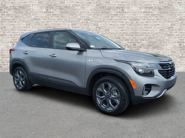 Used 2026 Kia Seltos LX FWD image 1