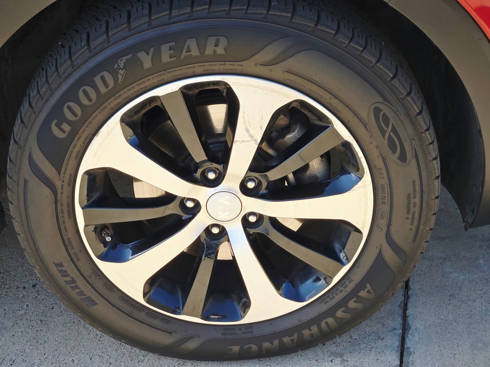 Used 2017 Kia Sorento EX image 7