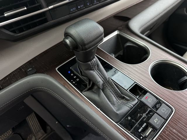 Used 2021 Toyota Sienna LE FWD image 20