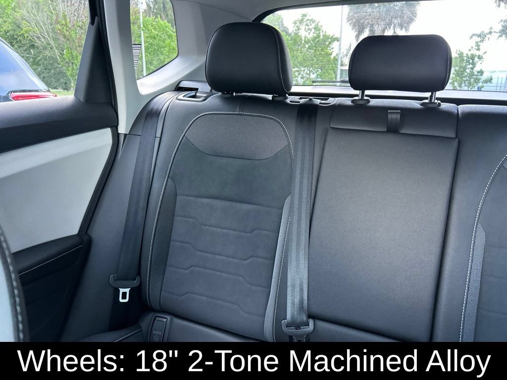 Used 2026 Volkswagen Taos SE FWD image 12
