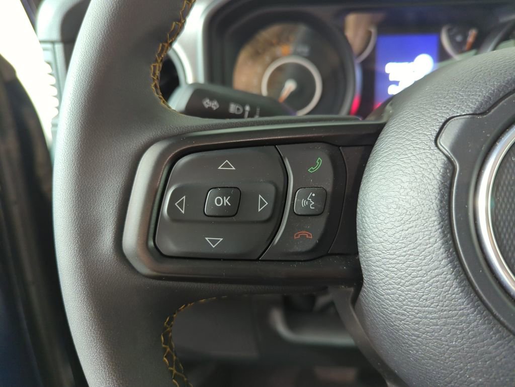 Used 2025 Jeep Wrangler Sport image 27