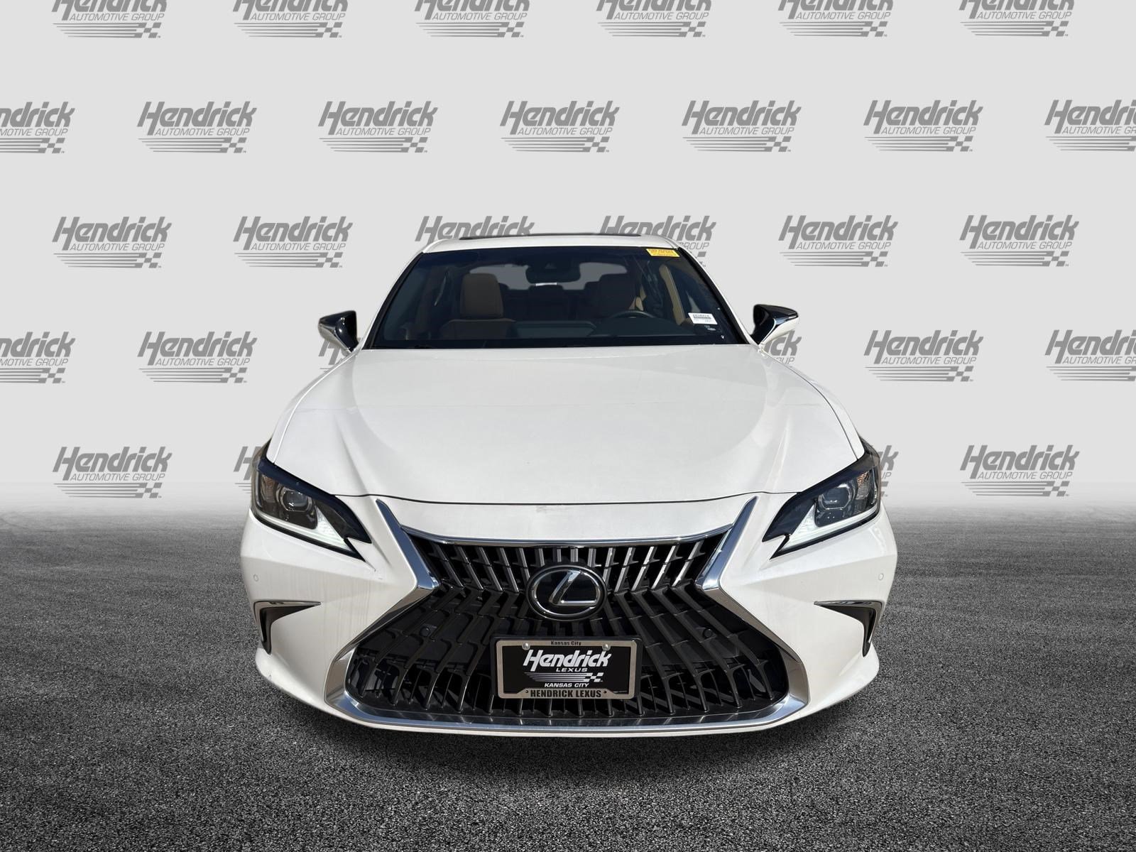 Certified 2022 Lexus ES 250 w/ Premium Package image 3