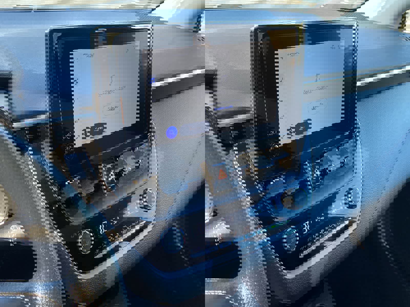 Used 2025 Toyota Corolla LE image 31