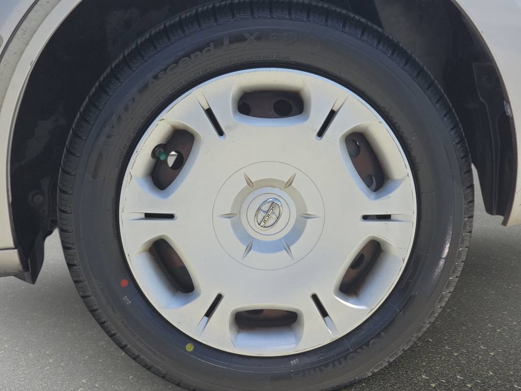 Used 2012 Scion xB FWD image 32