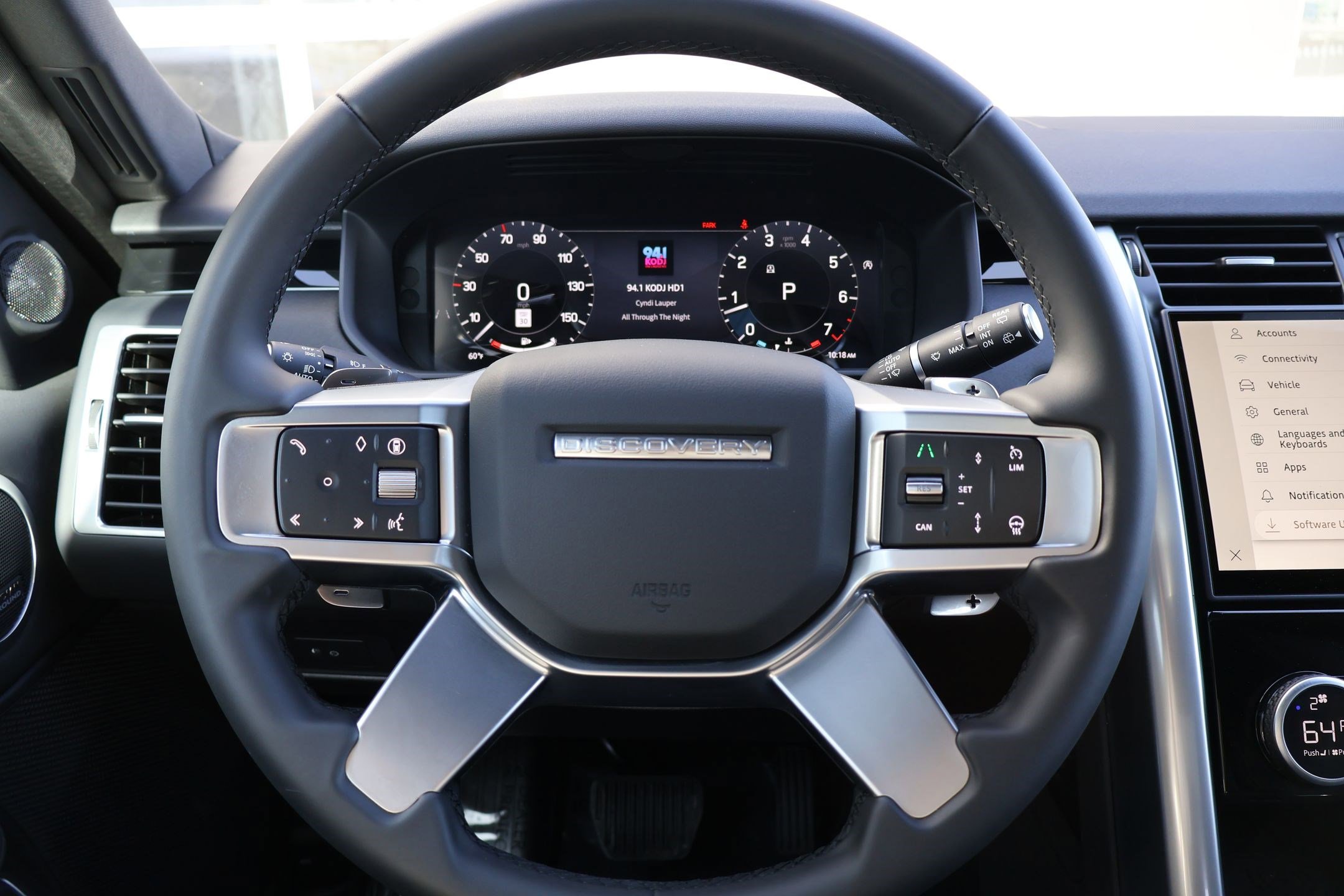 Certified 2025 Land Rover Discovery S image 15