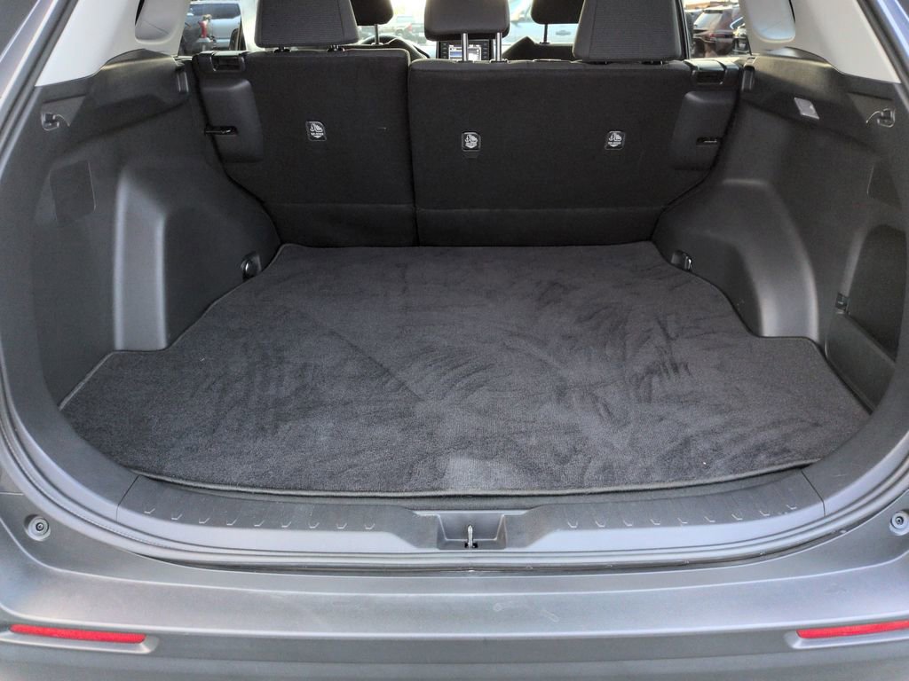 Certified 2021 Toyota RAV4 LE FWD image 23