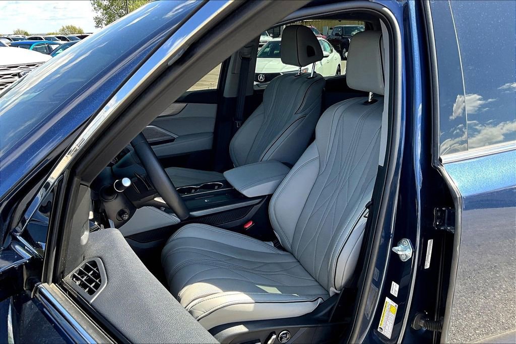 Used 2025 Acura MDX w/ Advance Package image 36