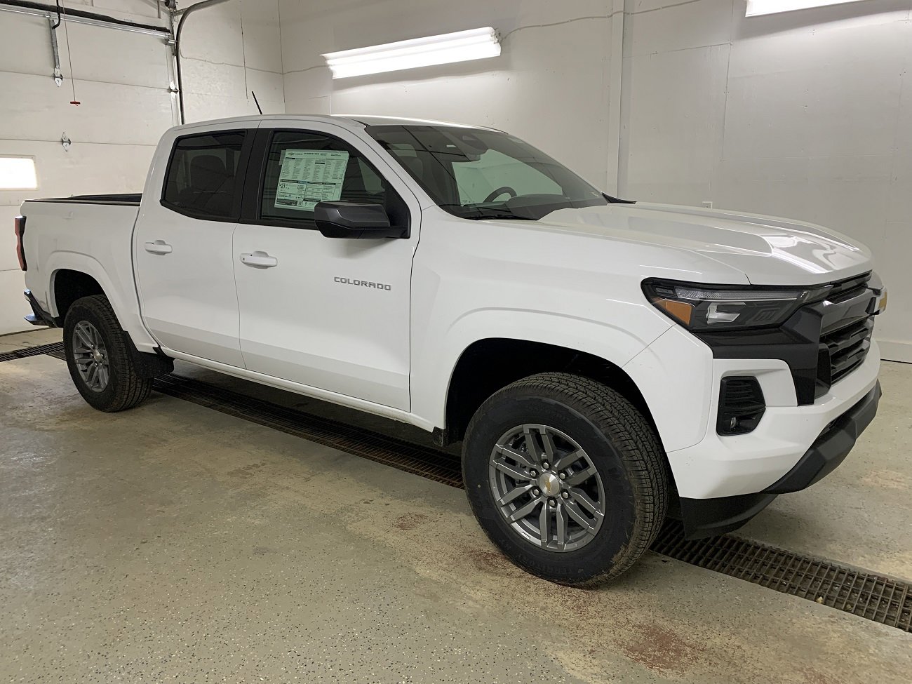 New 2024 Chevrolet Colorado LT w/ LT Convenience Package III image 1
