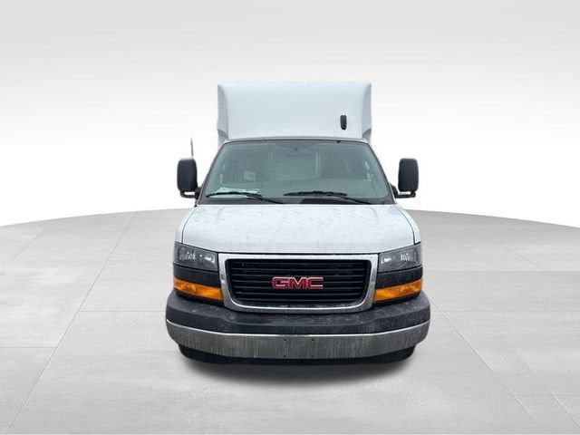 New 2025 GMC Savana 3500 w/ Power Convenience Package RWD image 2