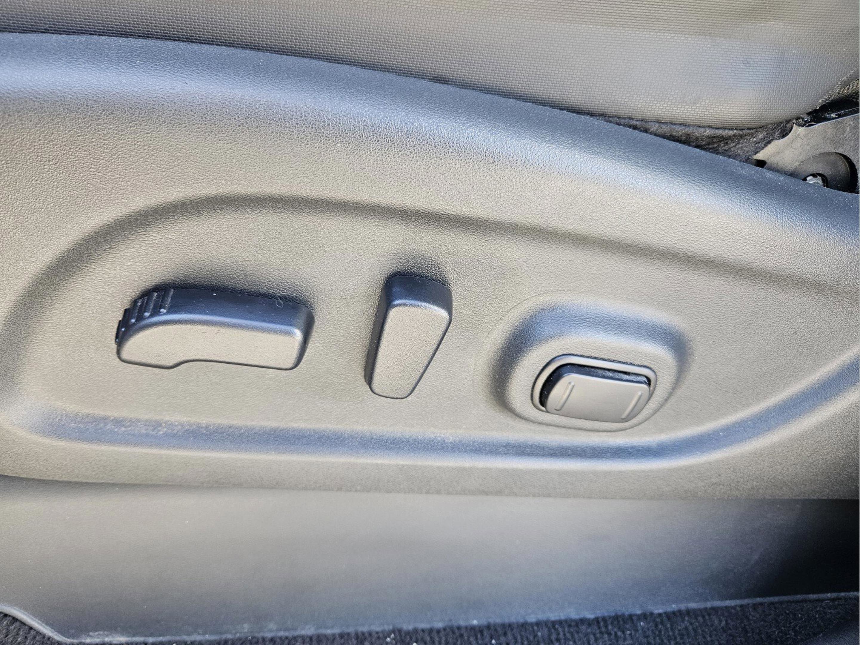 Used 2018 Nissan Titan PRO-4X image 14