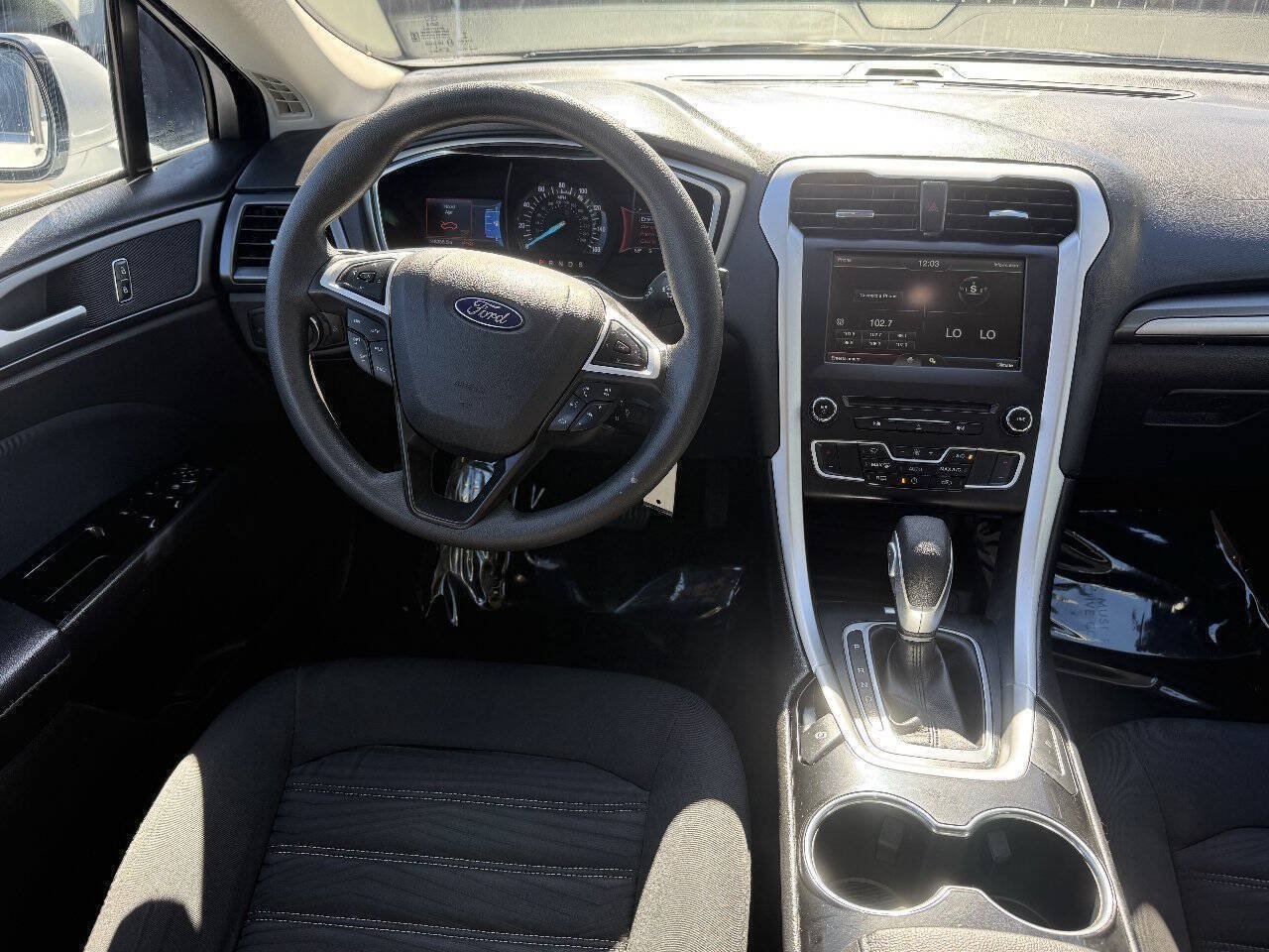 Used 2016 Ford Fusion SE FWD image 6