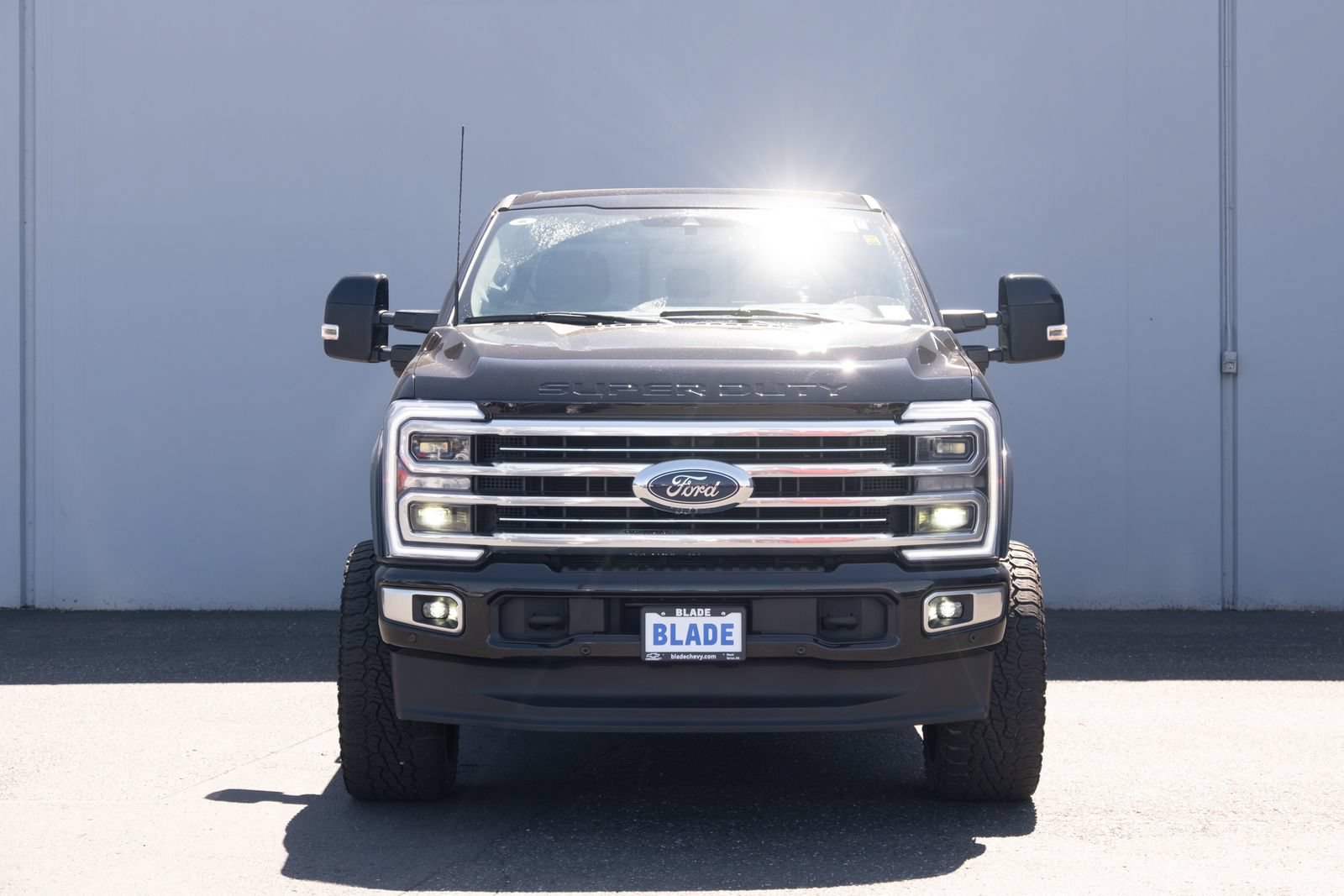 Used 2023 Ford F350 Limited w/ FX4 Off-Road Package AWD/4WD image 23