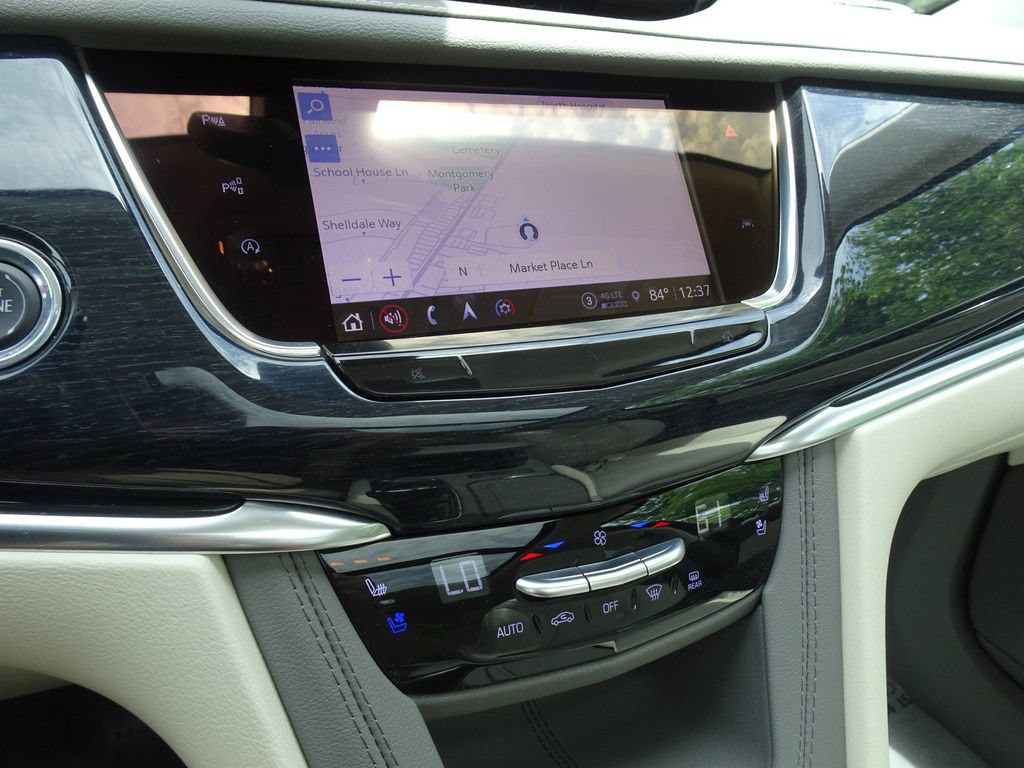 Used 2024 Cadillac XT6 Premium Luxury w/ Technology Package AWD/4WD image 19