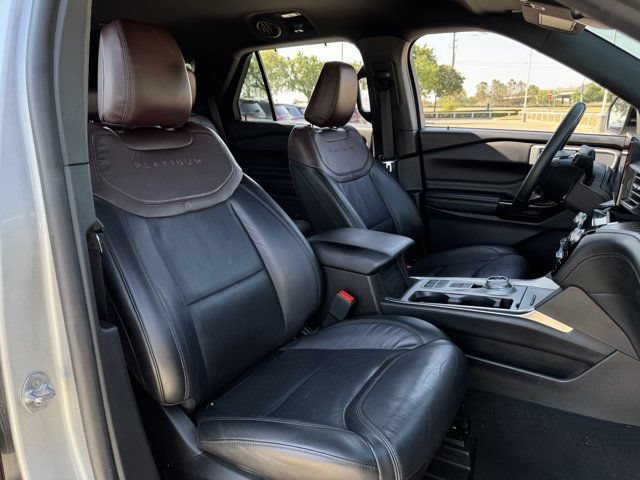 Used 2022 Ford Explorer Platinum w/ Equipment Group 601A RWD image 32