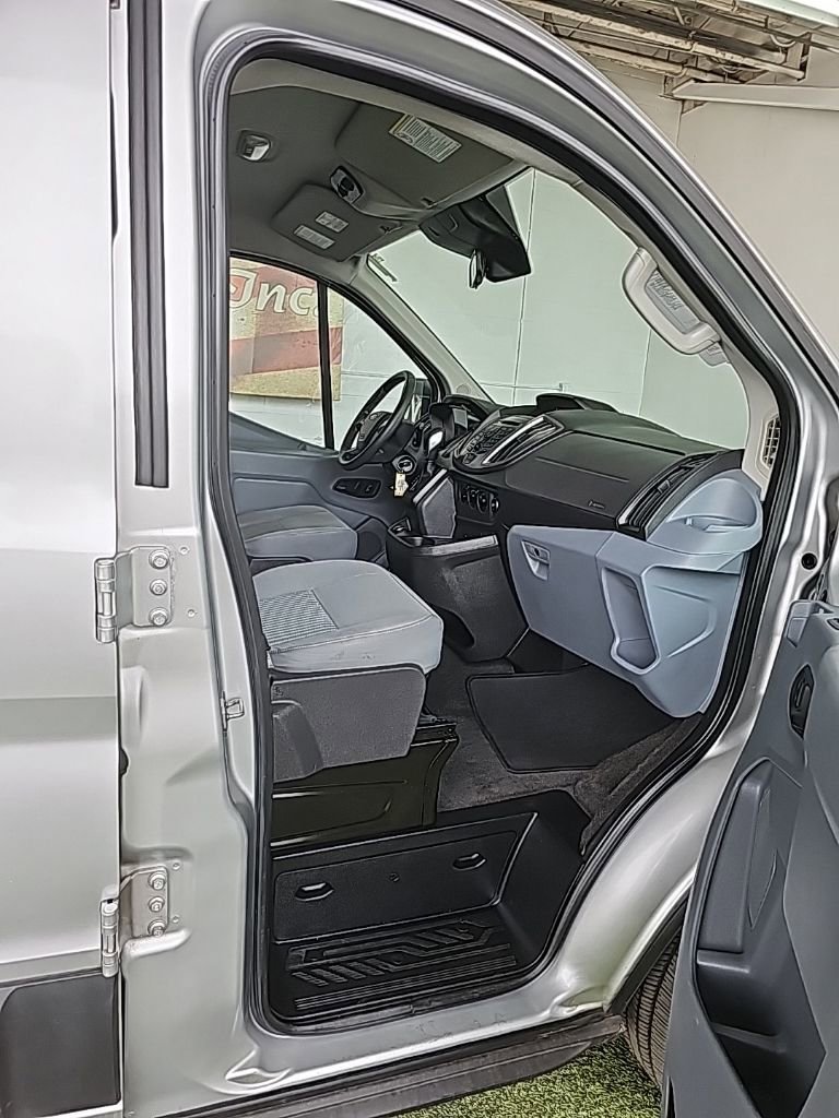 Used 2019 Ford Transit 150 XLT image 23
