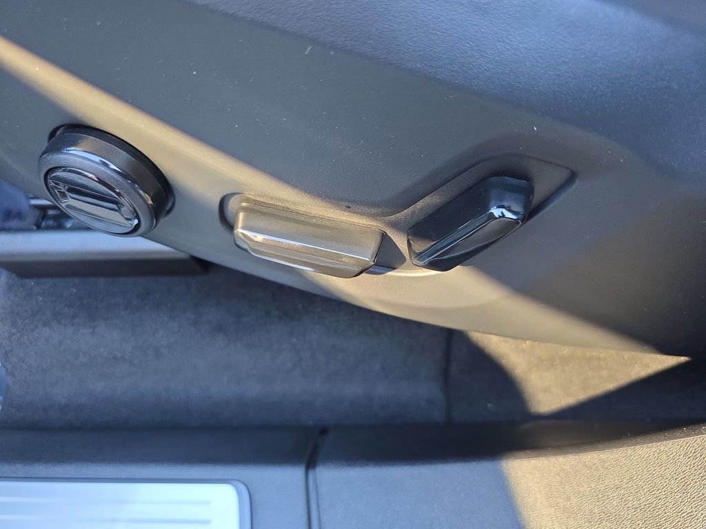 New 2026 Volvo XC90 B6 Plus image 33