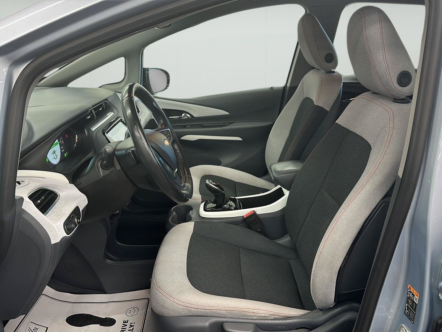 Used 2017 Chevrolet Bolt LT FWD image 5