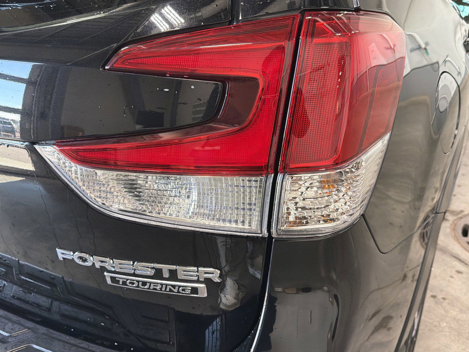 Used 2024 Subaru Forester Touring w/ Pop Package 2 image 17