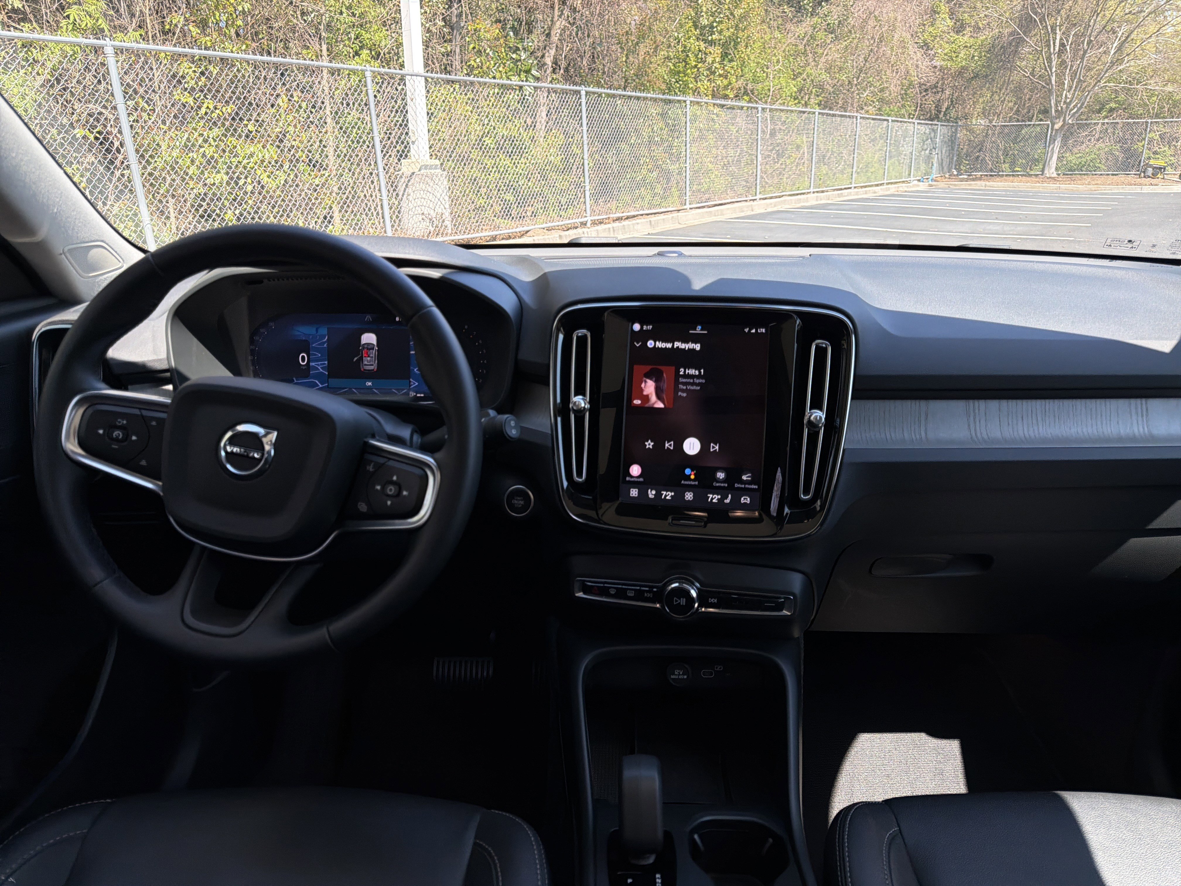 Certified 2025 Volvo XC40 B5 Core image 30