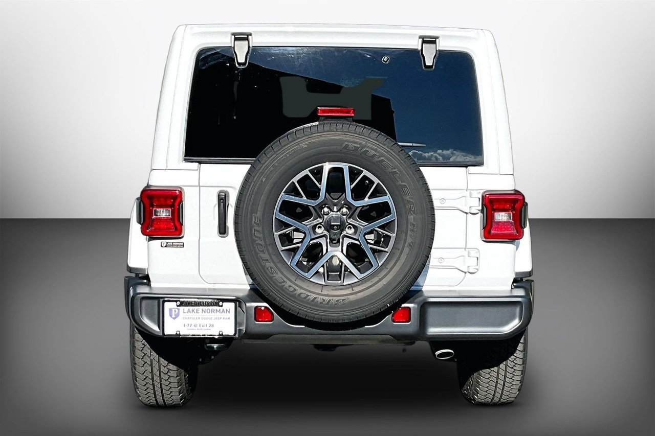 Used 2024 Jeep Wrangler Unlimited Sahara w/ Technology Group AWD/4WD image 7