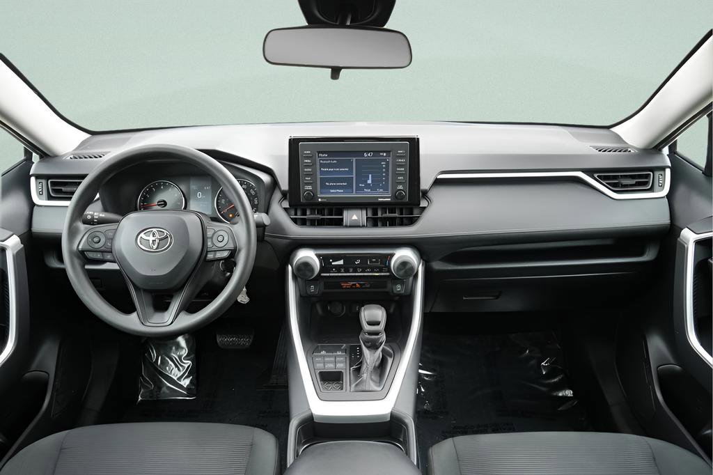 Used 2021 Toyota RAV4 LE AWD/4WD image 16