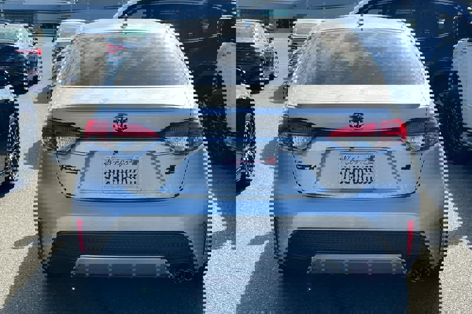 Used 2022 Toyota Corolla SE w/ SE Premium Package FWD image 5