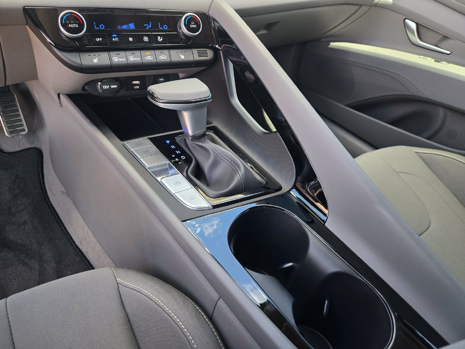 New 2026 Hyundai Elantra SEL Sport Premium FWD image 13
