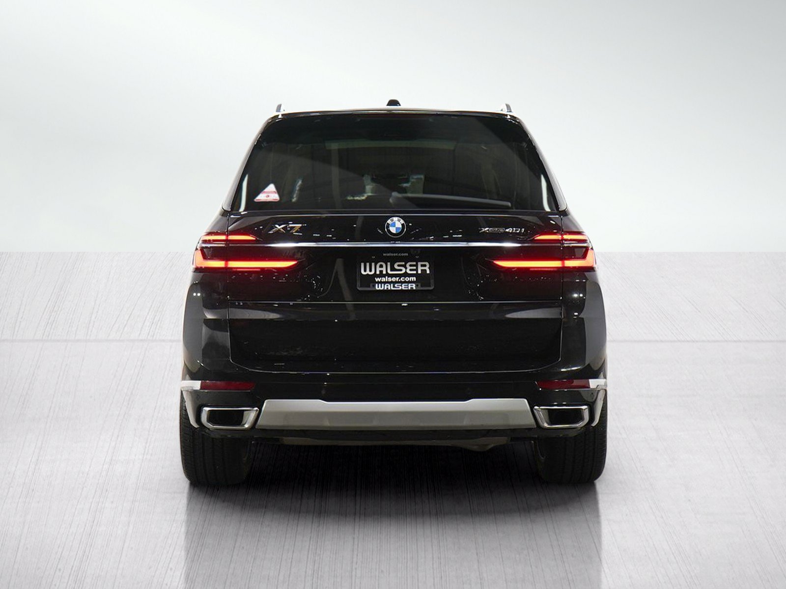 Used 2024 BMW X7 xDrive40i w/ Premium Package AWD/4WD image 4