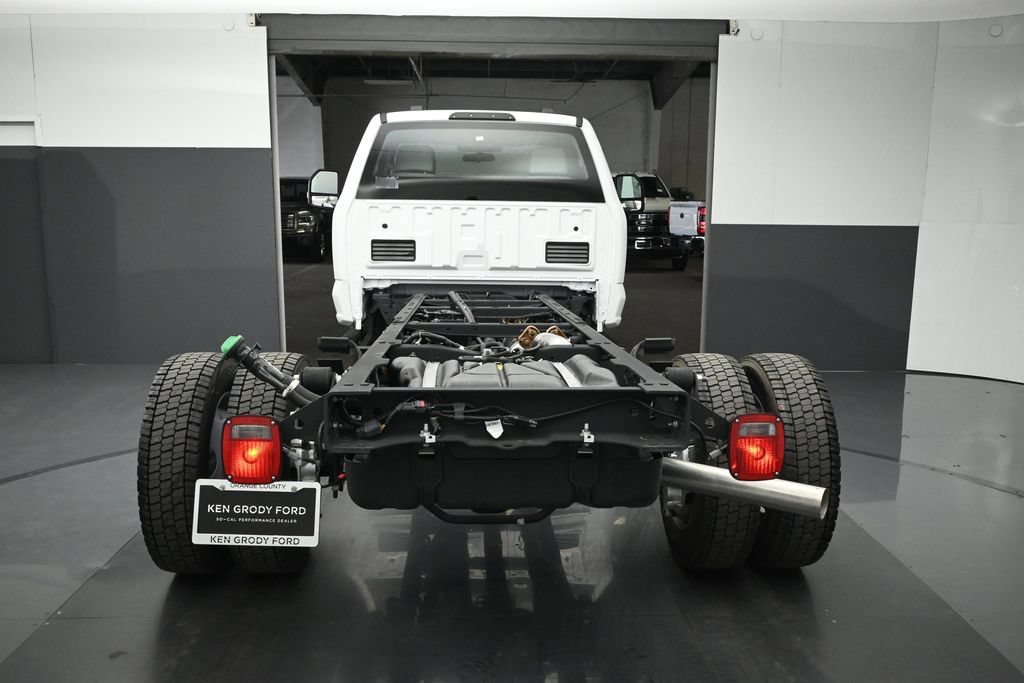 New 2025 Ford F450 XL w/ XL Chrome Package AWD/4WD image 8