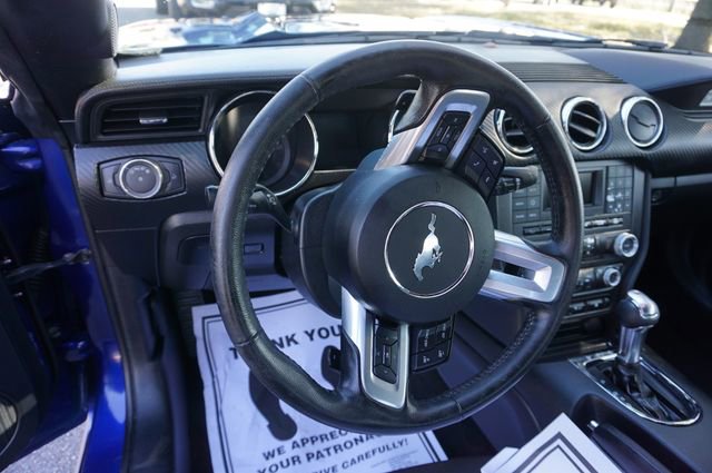 Used 2016 Ford Mustang Convertible image 4