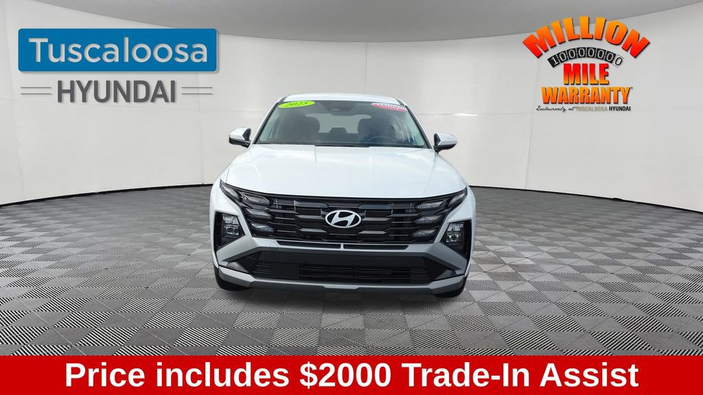 Used 2025 Hyundai Tucson SE FWD image 2