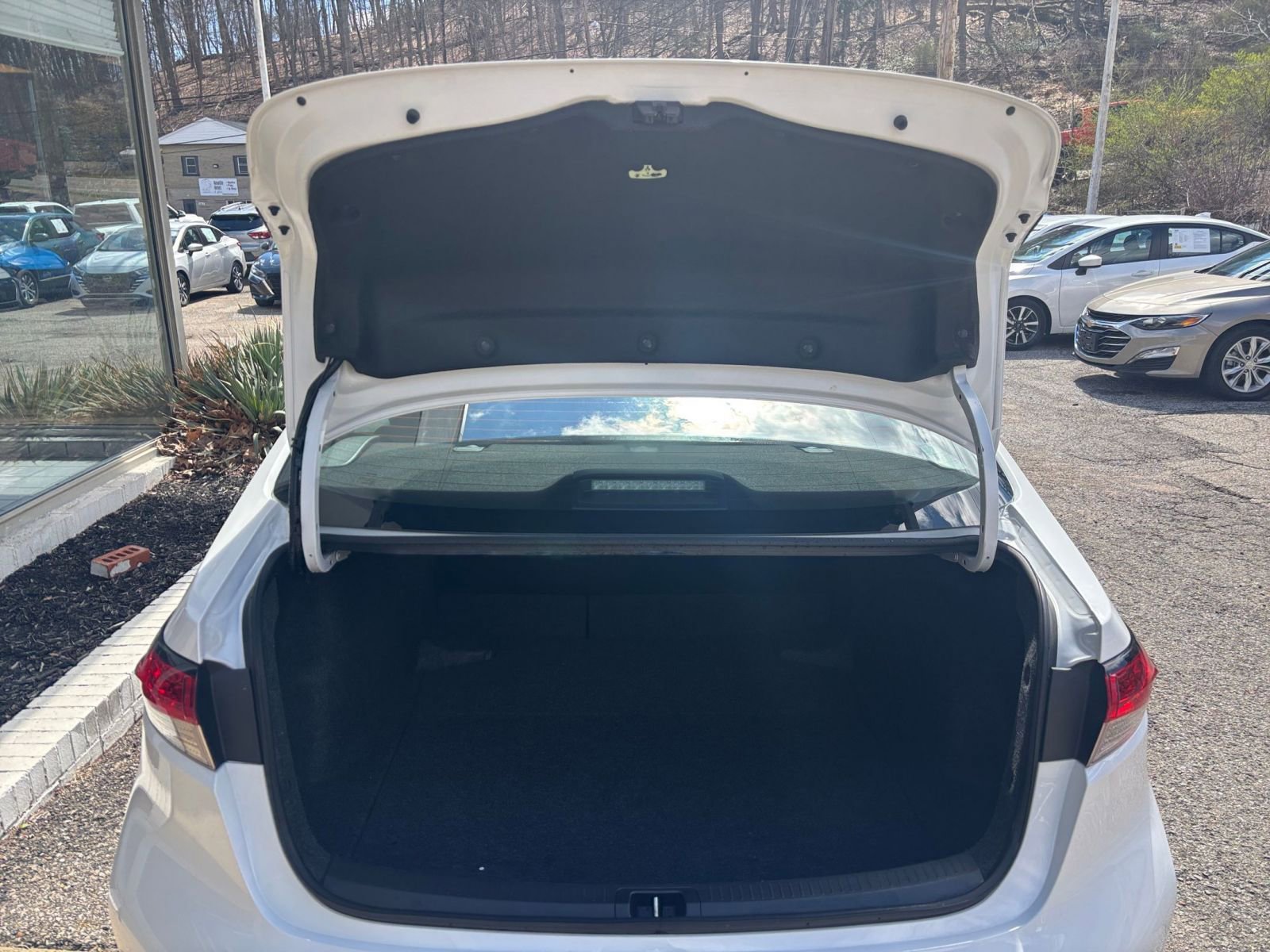 Used 2025 Toyota Corolla LE image 30